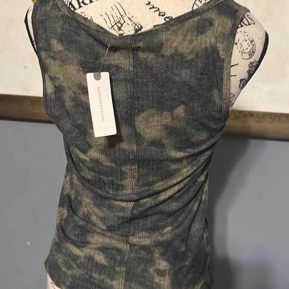 Pilcro nwt size medium top - Picture 2 of 5